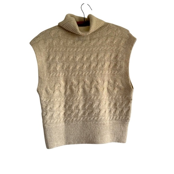 Old Navy Sweaters - Old Navy Sleeveless Cropped Cozy Plush-Yarn
Cable-Knit Turtleneck Sweater Small